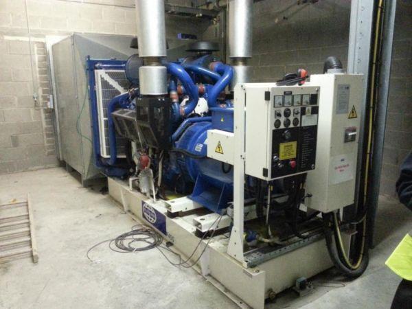 Perkins 450 kva FG wilson Diesel generator ex standby only 80 hours from new