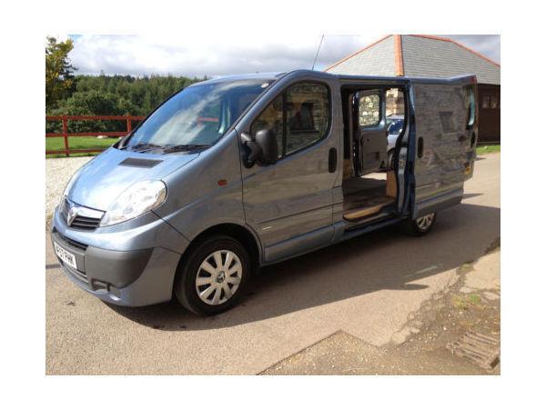 VAUXHALL VIVARO TRAFIC SPORTIVE VAN