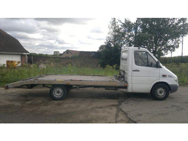 Mercedes recovery truck 2,2l diesel (reg06) mileage 130000.very good condition