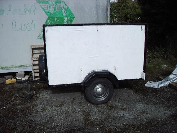 BOX TRAILER 750 KG WITH RAMP NEEDS PAINTING