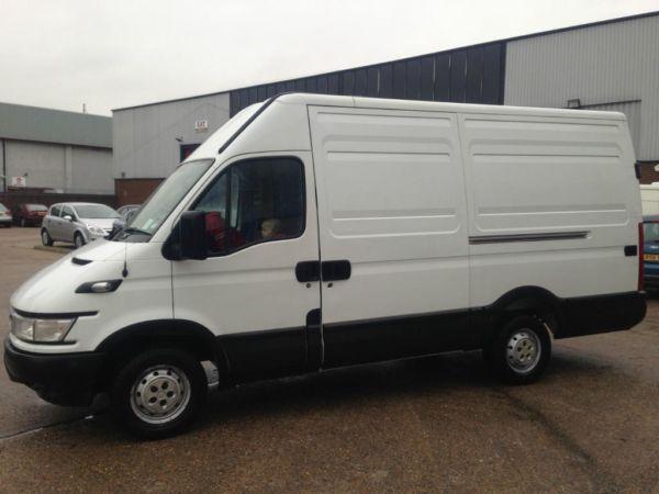 IVECO DAILY 35 S12 MWB HIGH ROOF YEAR 2006 WITH LOW MILEAGE IN VERY GOOD CONDITION IN AND OUT