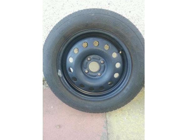 Eagle nct5 goodyear tyre & ford focus wheel