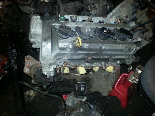 TOYOTA YARIS 1LTR ENGINE AND GEARBOX PETROL