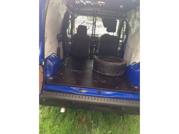 Ford transit connect 220 L