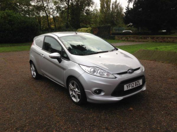 FORD FIESTA SPORT VAN TDCI LOW MILES ONLY 4000 MILES FROM NEW