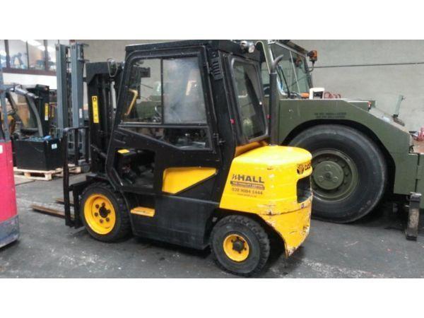 Used Daewoo diesel forklift 3000kg capacity. Triple mast,cab, sideshift. Not Hyster, Yale, Toyota