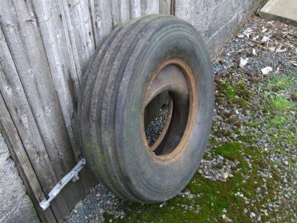 Tyre - Tractor - - Farm Implement 9.00 x 16