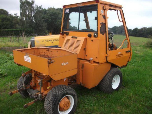 sissis utility tractor,1935 hrs, kubota disel engine, rear linkage pto, carry box
