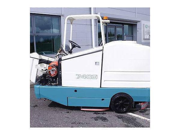TENNANT 7400 Scrubber Drier sweeper for sale