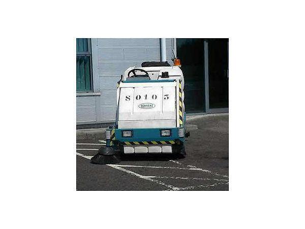 TENNANT 7400 Scrubber Drier sweeper for sale