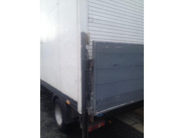 W reg ford Luton box van with tail lift
