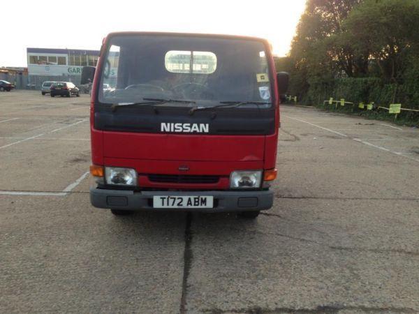 NISSAN CABSTART PICK UP STARTS AND DRIVE PERFECTLY GOOD ENGINE AND GEAR BOX RUST BUCKET 07737456567